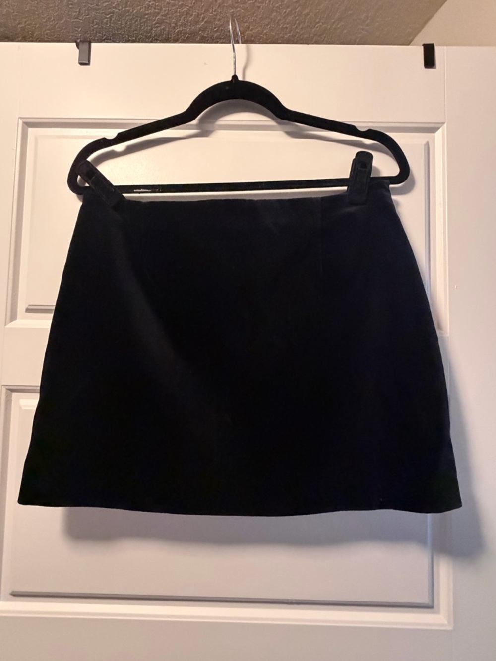 Zara Classic velvet Black Mini Skirt